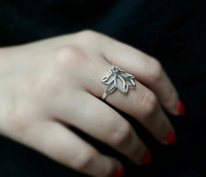 Pierścionek z  Kwiatem lotosu, srebro pr 925, rozmiary